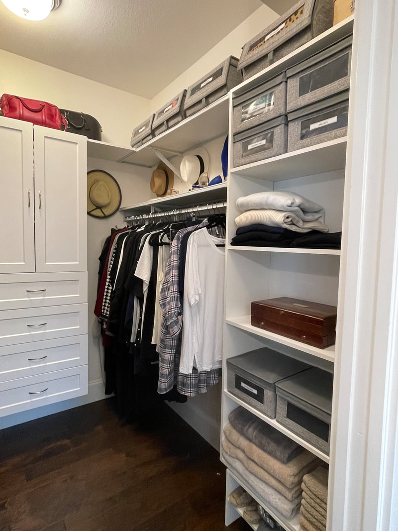 Organized closet Picture